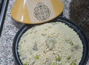 Une photo de Couscous de blé complet aux fèves et petits pois congelés