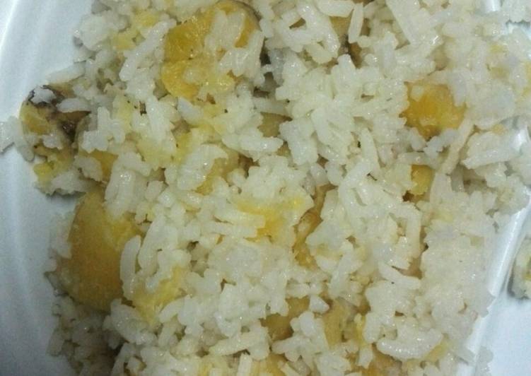 Easiest Way to Make Yummy Rice cooked with bananas