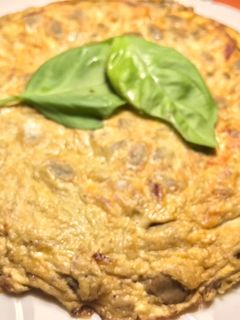 Una foto de Tortilla de habitas con chorizo de Salamanca