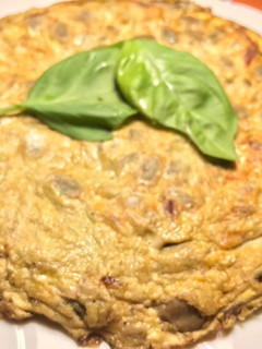 Una foto de Tortilla de habitas con chorizo de Salamanca