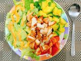 Tối healthy với salad gà trộn quả bơ