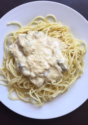 Una foto de Tallarines en salsa de champiñones 🍽