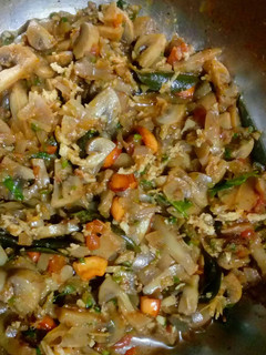 காளான் உலர் - ரோட்டஸ் / சாபடிஸ் ஒரு Sauteed சைட் டிஷ் செய்முறை முக்கிய புகைப்படம்