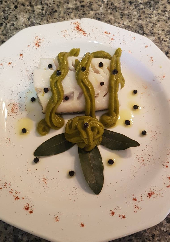 Una foto de Bacalao al mousse de pimientos verdes italianos