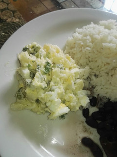 Una foto de Ensalada fría de papa y huevo
