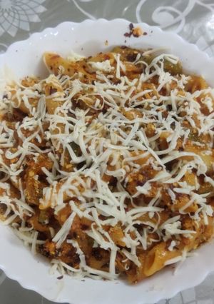 A picture of Red Sauce pasta.