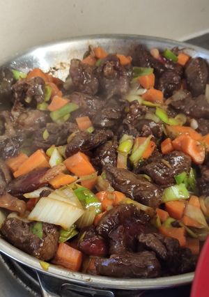 Une photo de 🌟⭐⭐Boeuf laqué aux légumes
