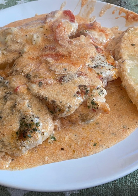 Una foto de Delicia de pollo y más