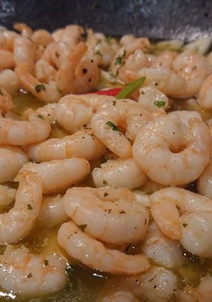 A picture of Garlic Prawns.