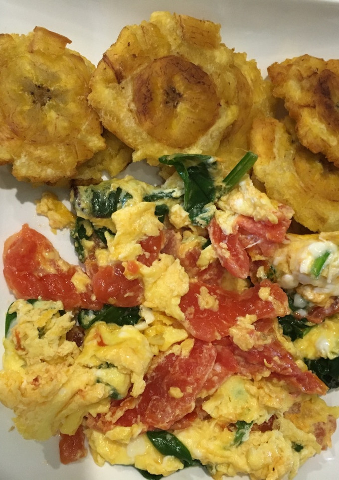 Una foto de Espinacas y col tiernas rizada en huevos