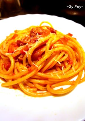 辣味培根蕃茄小水管麵 (Bucatini all'Amatriciana) 的食譜成品照片