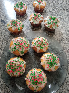 Una foto de Muffins de limón, relleno con dulce de leche