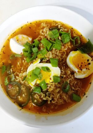 A picture of Hot & Spicy Ramen Noodle Soup.