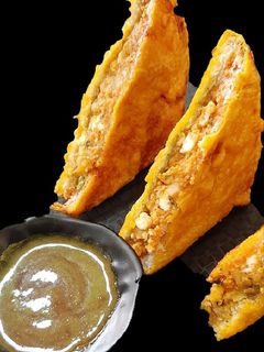 ब्रेड पकोडा (bread pakoda recipe in marathi) रेसिपी चे मुख्य फोटो
