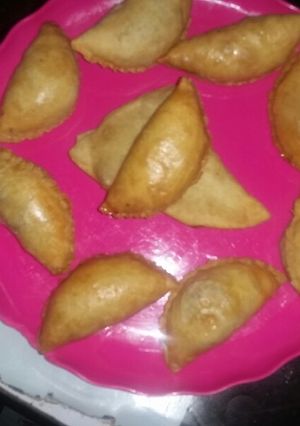A picture of Nigerian meatpie.