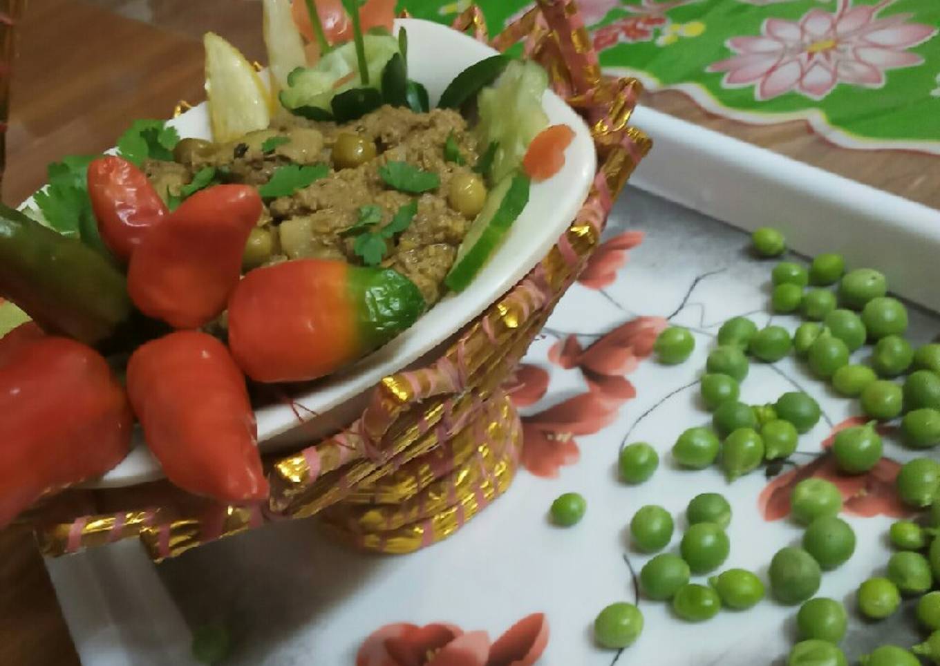 Sohanjna alu matar(Indian horseradish with potato and peas)