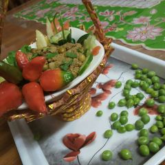A picture of Sohanjna alu matar(Indian horseradish with potato and peas).