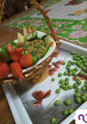 A picture of Sohanjna alu matar(Indian horseradish with potato and peas).