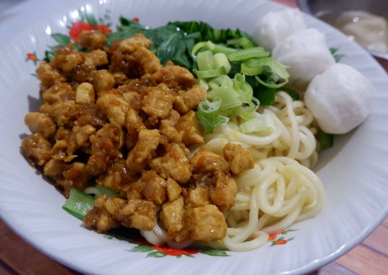 Mie Ayam Pangsit Bumbu Kuning