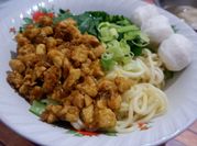 Gambar mie pangsit kuning