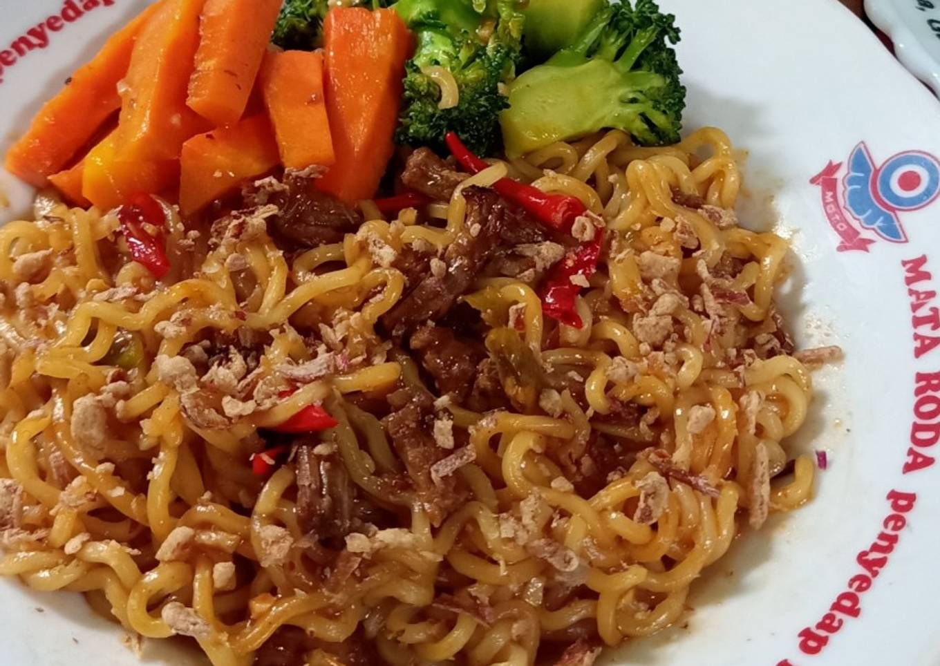 Mie Nyemek Daging Sapi