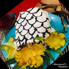 A picture of Whosayna’s Pineapple Cake.