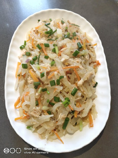 A picture of Radish with Tuna.