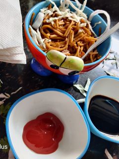 हक्का नूडल्स (Hakka Noodles Recipe In Hindi) रेसिपी मुख्य फोटो