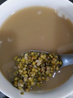 冰涼綠豆湯(家常甜湯) 的食譜成品照片