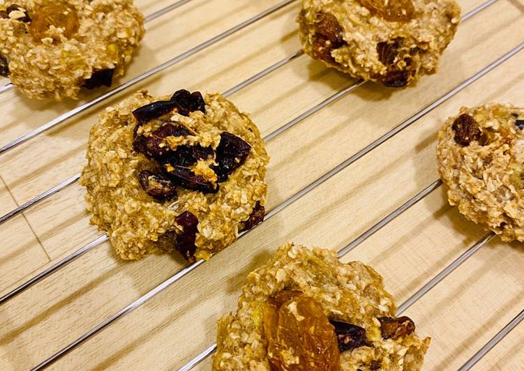 3 Ingredients - Soft and Chewy Oatmeal breakfast cookies 3 Ingredients - Soft and Chewy Oatmeal breakfast cookies