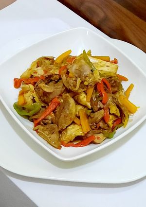 A picture of Shredded chicken sauce.