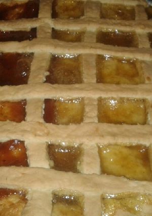 Una foto de Pastafrola mixta de membrillo y batata