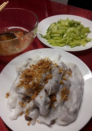 Hình của món Bánh cuốn tráng chảo.