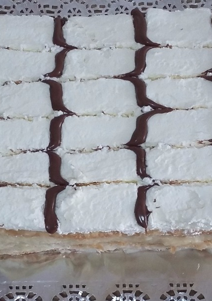 Una foto de Milhojas o pastel napoleón