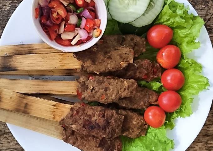 Ternyata begini lho! Resep termudah membuat Sate daging lilit untuk Lebaran yang sempurna