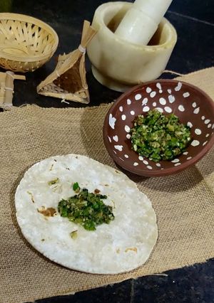 થેચા (Thecha Recipe In Gujarati) રેસીપી મુખ્ય ફોટો