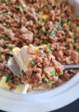 Hình của món Đậu hũ non hấp trứng sốt thịt băm.