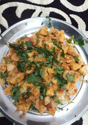 A picture of Fried idli.