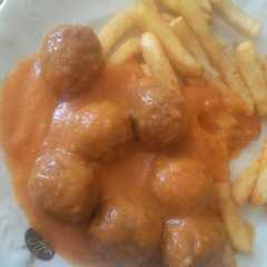 Una foto de Albóndigas en salsa de zanahorias