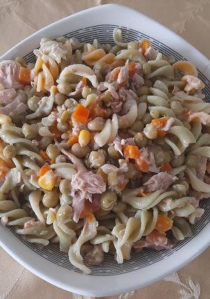 Una foto de Ensalada de atún 🥗