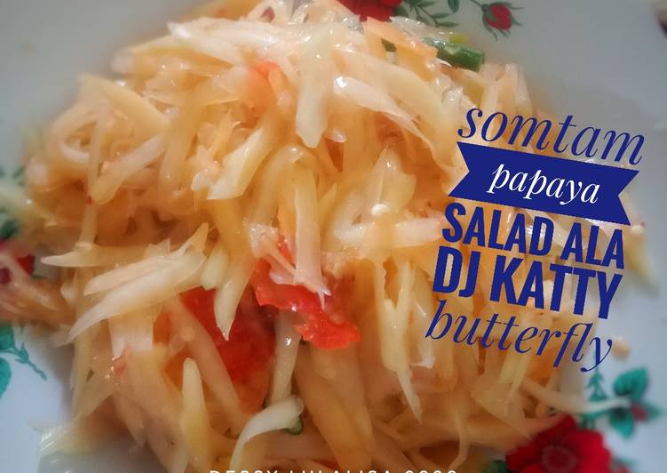 Langkah Mudah Menyiapkan Somtam papaya salad ala dj katty Menggugah Selera