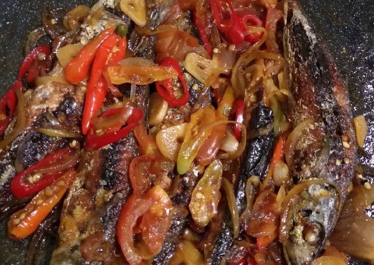 Resep Ikan pindang masak kecap yang Enak Banget