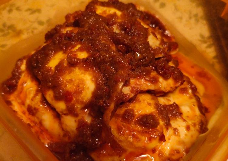 Telur ceplok balado