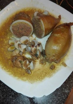 Foto principal de Tubo de calamar relleno de carne de ternera