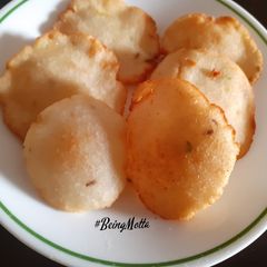 A picture of Sama Aloo Puris.