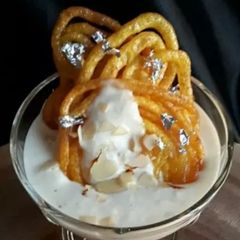A picture of Instant jalebi with rabri.