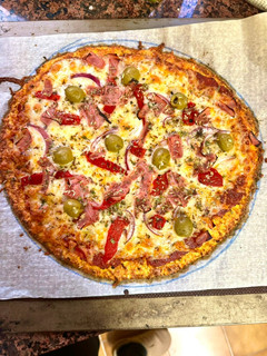 Una foto de Pizza de coliflor Keto