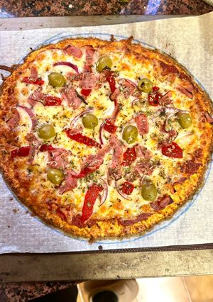 Una foto de Pizza de coliflor Keto