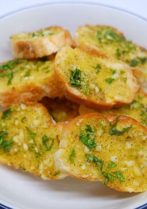 Foto resep 12. Garlic Bread (Easy Simple Recipe)