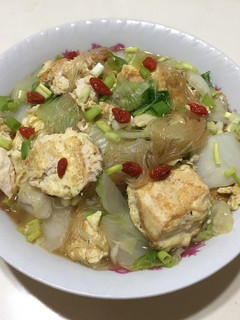大白菜雞蛋豆腐粉絲煲 的食譜成品照片